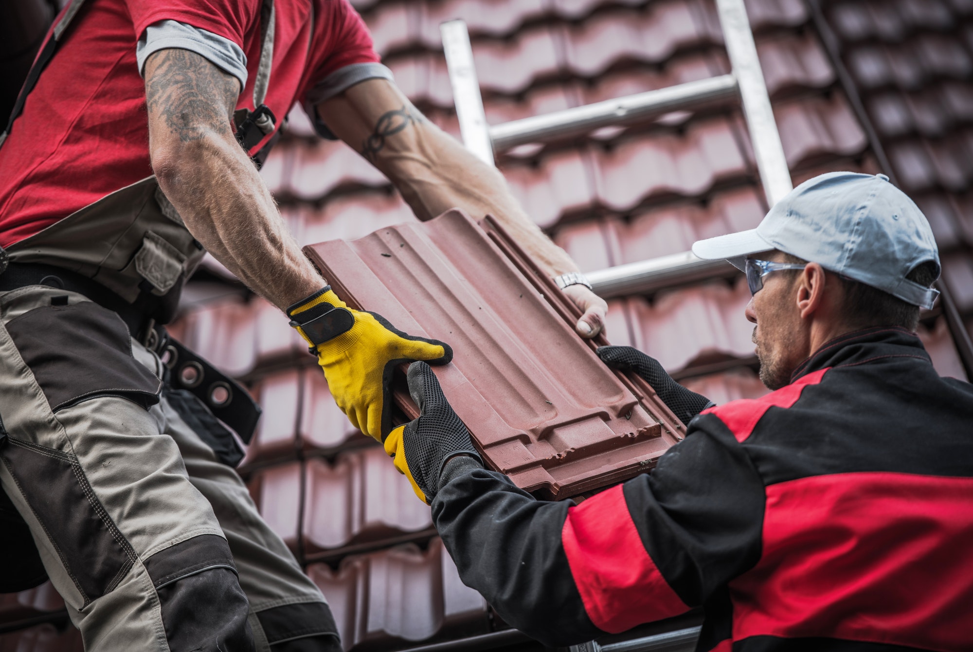 red roof tiles installation